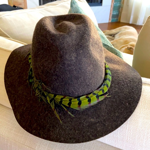 Free people wool hat with feather trim NWT